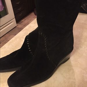 Aquatalia suede Boots